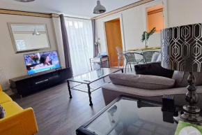 London Docklands RiverSide Apartment